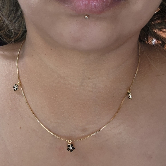 NECKLACE - Picture 3 of 6